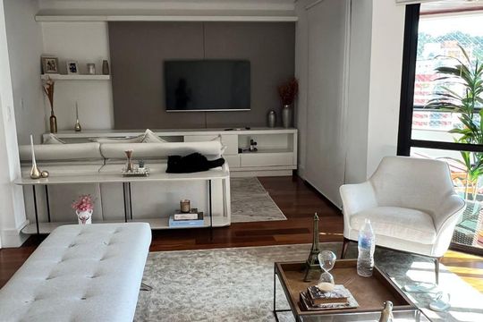 Apartamento para alugar com 2 quartos, 127m² em Real Parque, São Paulo