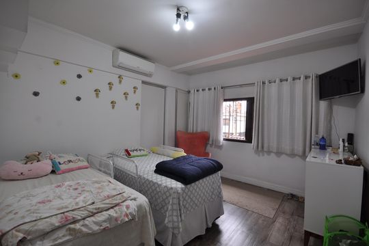 Quarto 2 de casa para alugar com 2 quartos, 200m² em Vila Guilherme, São Paulo