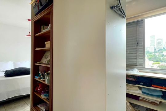 Closet de apartamento à venda com 1 quarto, 54m² em Vila Beatriz, São Paulo