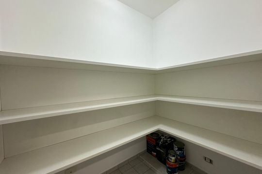 Despensa de apartamento para alugar com 3 quartos, 130m² em Alphaville Industrial, Barueri