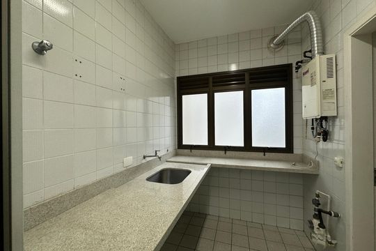 Área de Serviço de apartamento para alugar com 3 quartos, 130m² em Alphaville Industrial, Barueri