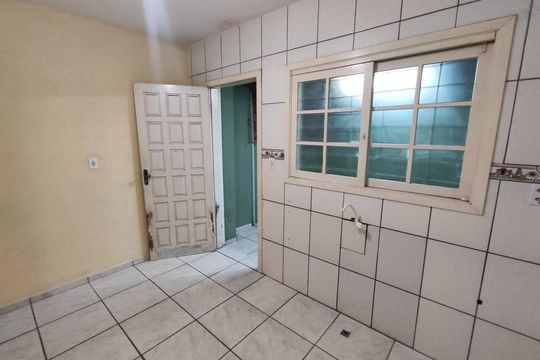 Cozinha de casa para alugar com 2 quartos, 50m² em Parque dos Eucaliptos, Gravataí