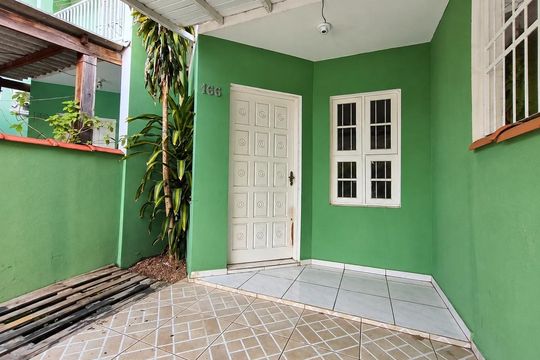Quintal de casa para alugar com 2 quartos, 50m² em Parque dos Eucaliptos, Gravataí
