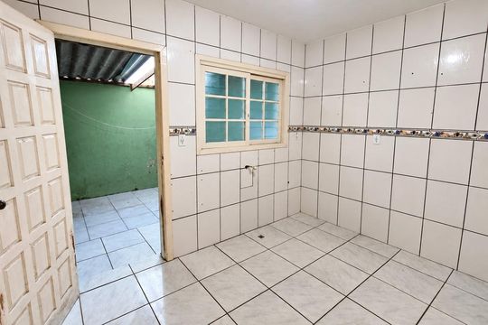 Cozinha de casa para alugar com 2 quartos, 50m² em Parque dos Eucaliptos, Gravataí
