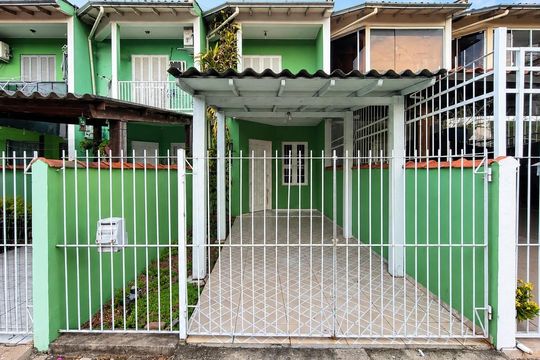 Fachada de casa para alugar com 2 quartos, 50m² em Parque dos Eucaliptos, Gravataí
