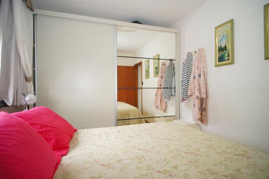 Suíte de apartamento para alugar com 2 quartos, 81m² em Condomínio Colinas Garden - Passo D’areia, Porto Alegre