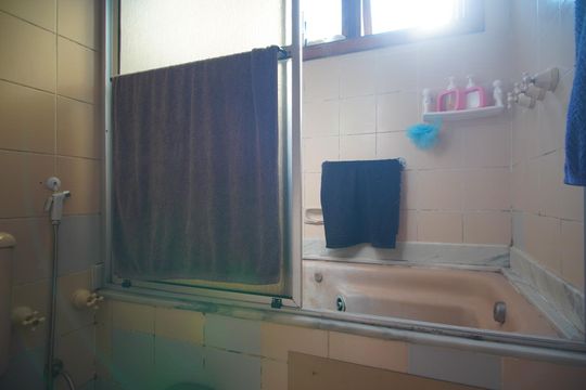 Banheiro da Suíte de apartamento para alugar com 1 quarto, 67m² em Independência, Porto Alegre