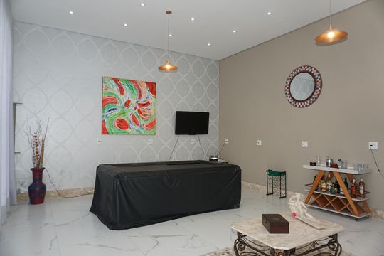 Salão de jogos de casa de condomínio para alugar com 6 quartos, 600m² em Jardim Indaia, Embu das Artes