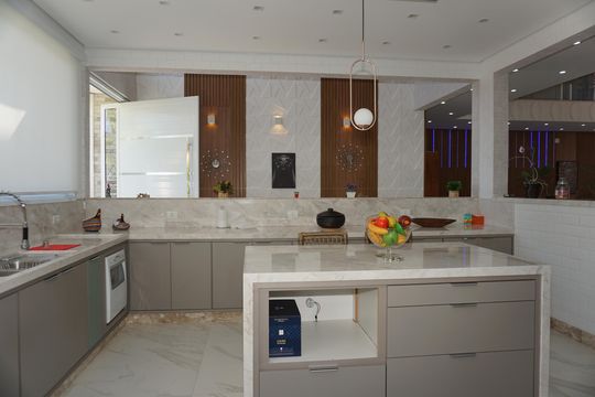 Cozinha de casa de condomínio para alugar com 6 quartos, 600m² em Jardim Indaia, Embu das Artes
