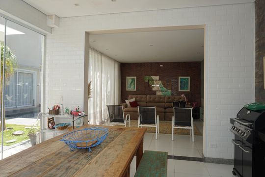 Área externa  de casa de condomínio para alugar com 6 quartos, 600m² em Jardim Indaia, Embu das Artes