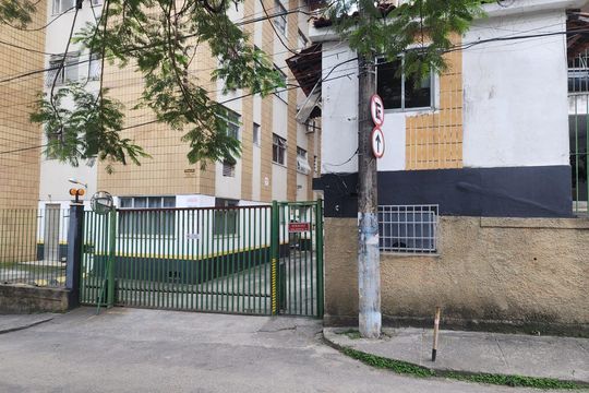 Fachada de apartamento para alugar com 2 quartos, 60m² em Barro Vermelho, São Gonçalo