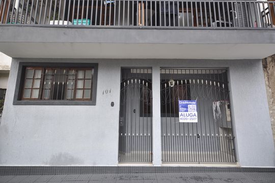 Fachada de casa para alugar com 2 quartos, 80m² em Parque Vitoria, São Paulo