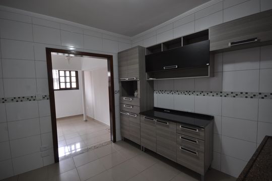 Cozinha de casa para alugar com 2 quartos, 80m² em Parque Vitoria, São Paulo