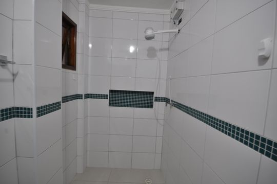Banheiro de casa para alugar com 2 quartos, 80m² em Parque Vitoria, São Paulo