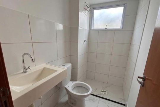 Banheiro de apartamento à venda com 2 quartos, 46m² em Ovídeo Guerra, Lagoa Santa