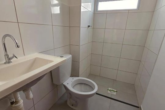 Banheiro de apartamento à venda com 2 quartos, 46m² em Ovídeo Guerra, Lagoa Santa