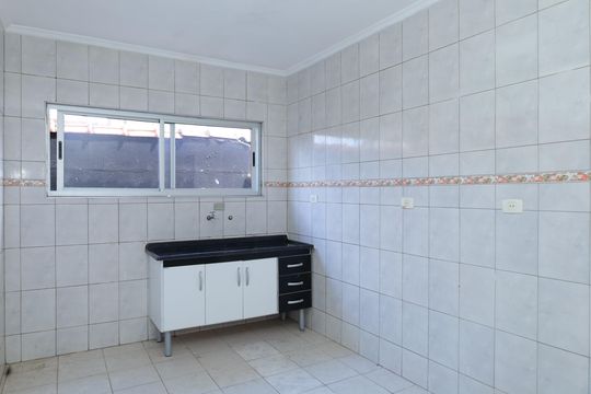Cozinha de casa para alugar com 3 quartos, 120m² em Jardim Maria Lidia, São Paulo