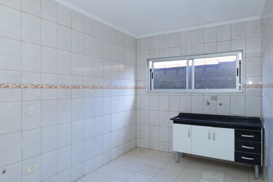 Cozinha de casa para alugar com 3 quartos, 120m² em Jardim Maria Lidia, São Paulo