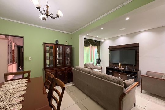 Casa à venda com 2 quartos, 148m² em Vila Eldizia, Santo André