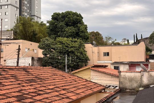 Vista  de casa à venda com 2 quartos, 148m² em Vila Eldizia, Santo André