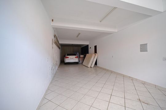 Garagem de casa à venda com 4 quartos, 250m² em Jardim Nordeste, São Paulo