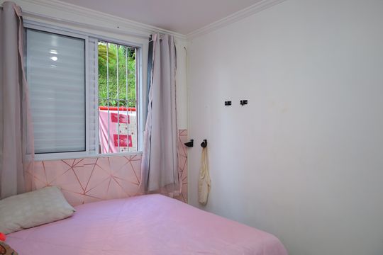 Quarto 1 de apartamento para alugar com 2 quartos, 42m² em Guaianases, São Paulo