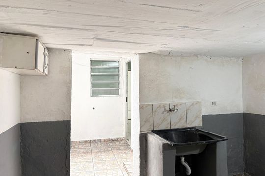 Área de Serviço de casa para alugar com 2 quartos, 70m² em Vila Picinin, São Paulo