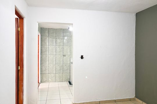 Casa para alugar com 2 quartos, 70m² em Vila Picinin, São Paulo