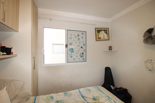 Quarto 1 de apartamento para alugar com 2 quartos, 45m² em Vila Taquari, São Paulo