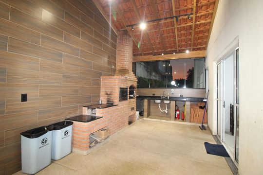 Área comum de apartamento para alugar com 2 quartos, 45m² em Vila Taquari, São Paulo