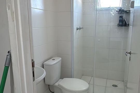 Banheiro 1 de apartamento à venda com 2 quartos, 52m² em Parque São Lourenço, São Paulo