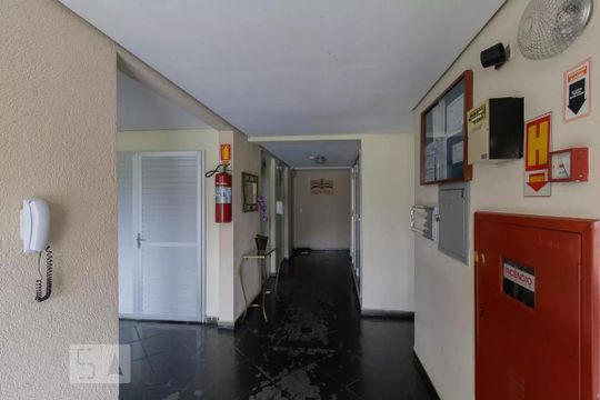 Hall de entrada de apartamento à venda com 3 quartos, 72m² em Jardim Bom Clima, Guarulhos