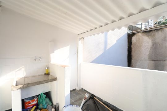 Varanda e Área de serviço  de casa à venda com 2 quartos, 60m² em Vila Romana, São Paulo