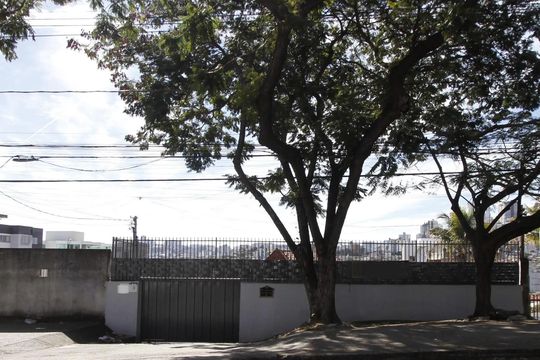Fachada  de casa para alugar com 5 quartos, 525m² em Cinquentenario, Belo Horizonte
