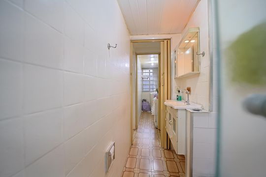 Banheiro de apartamento para alugar com 2 quartos, 48m² em Conjunto Habitacional Padre Manoel da Nobrega, São Paulo