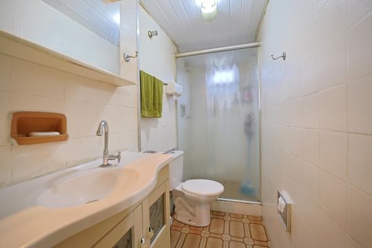 Banheiro de apartamento para alugar com 2 quartos, 48m² em Conjunto Habitacional Padre Manoel da Nobrega, São Paulo