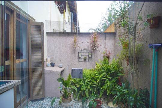 Quintal de casa de condomínio à venda com 3 quartos, 112m² em São Jorge, Novo Hamburgo