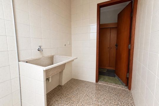 Área de serviço de casa à venda com 3 quartos, 373m² em Rio Pequeno, São Paulo