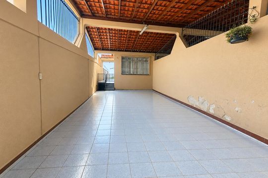 Área externa de casa à venda com 3 quartos, 373m² em Rio Pequeno, São Paulo