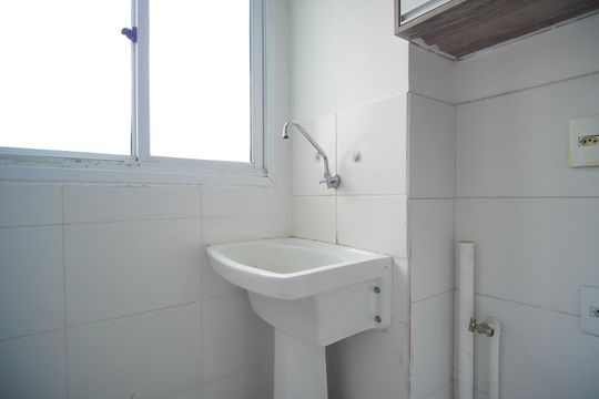Área de serviço de apartamento para alugar com 3 quartos, 62m² em Sarandi, Porto Alegre