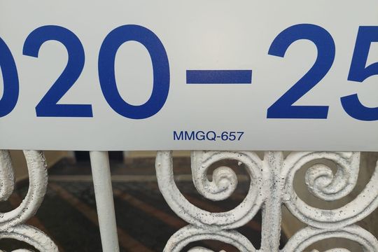 Placa de casa à venda com 4 quartos, 190m² em Vila Nivi, São Paulo