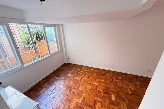Quarto de kitnet/studio para alugar com 1 quarto, 41m² em Bela Vista, Porto Alegre