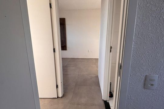Corredor de apartamento à venda com 2 quartos, 41m² em Mato Grande, Canoas