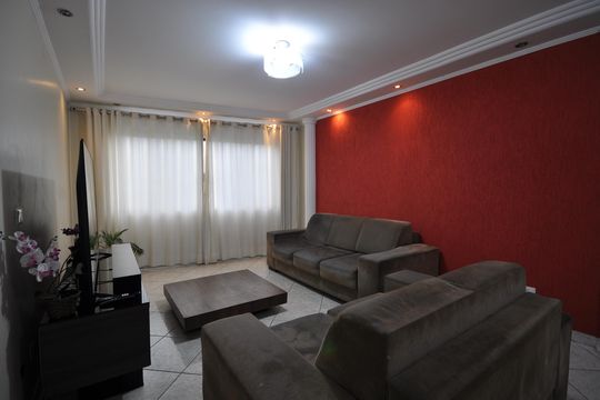 Casa para alugar com 5 quartos, 140m² em Jardim Flor de Maio, São Paulo