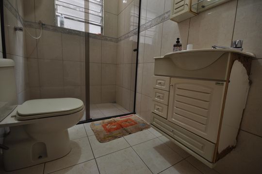 Banheiro 1 de casa para alugar com 5 quartos, 140m² em Jardim Flor de Maio, São Paulo