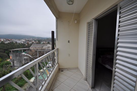Sacada do Quarto 1 de casa para alugar com 5 quartos, 140m² em Jardim Flor de Maio, São Paulo