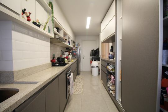 Cozinha de apartamento para alugar com 2 quartos, 92m² em Jardim Vazani, São Paulo