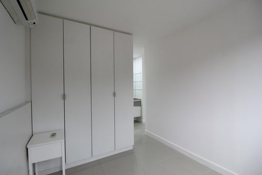 Quarto de kitnet/studio para alugar com 1 quarto, 35m² em Jacarepaguá, Rio de Janeiro