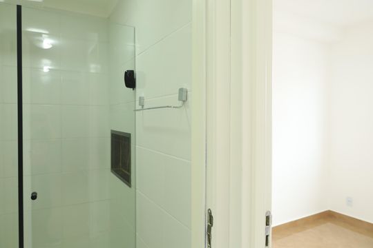 Banheiro de apartamento para alugar com 2 quartos, 32m² em Chacara Santa Etelvina, São Paulo