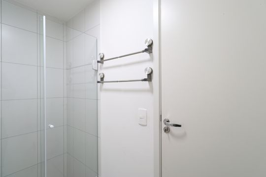 Banheiro  de apartamento para alugar com 2 quartos, 45m² em Lapa de Baixo, São Paulo